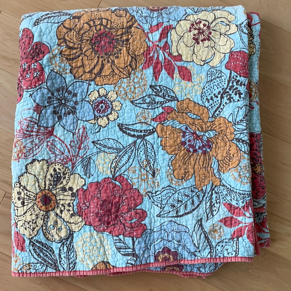 Reversible queen/full quilt